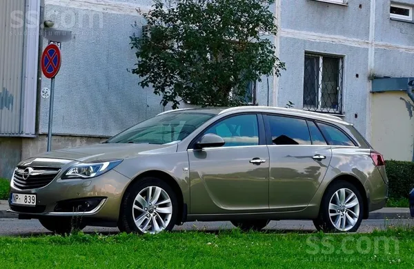 Opel Pārdodu uzticamu un ekonomisku universāli Opel Ins