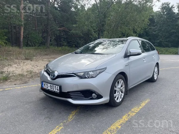 Toyota Pārdod Toyota Auris 1.8 Benzīns/hibrīds. 2017.