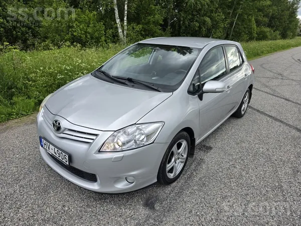 Toyota Lielisks auto, super ekonomisks. Neliels oriģināls