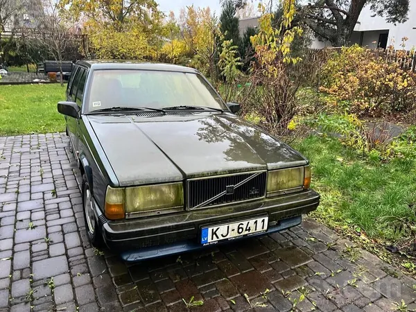Volvo Pārdodu 1989. gada volvo 740.