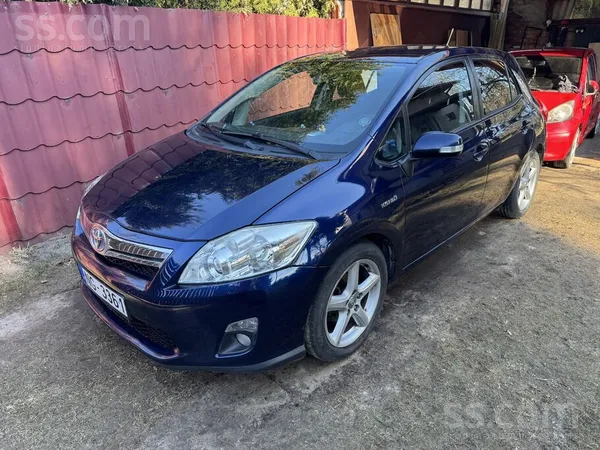 Toyota Pārdod Toyota Auris hybrid 1, 8/ 2011 gads. Ceļa n