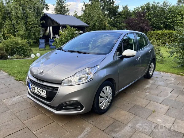 Peugeot 208 - 1