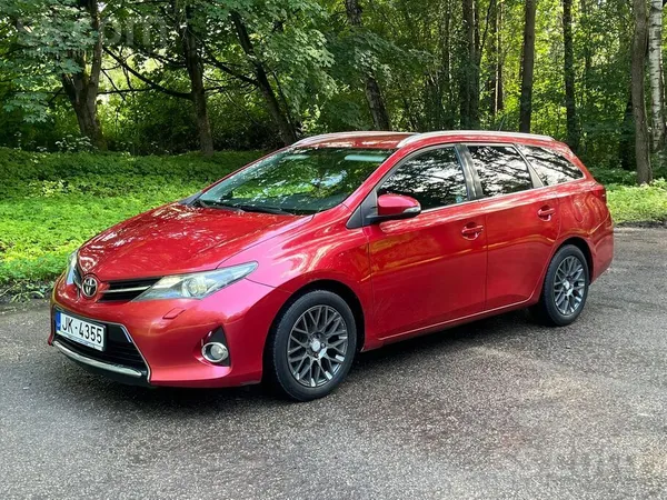 Toyota Auris, 1.4 dīzelis, mehāniskā ātrumkārba, 2 atslēgas, oriģināls nobra
