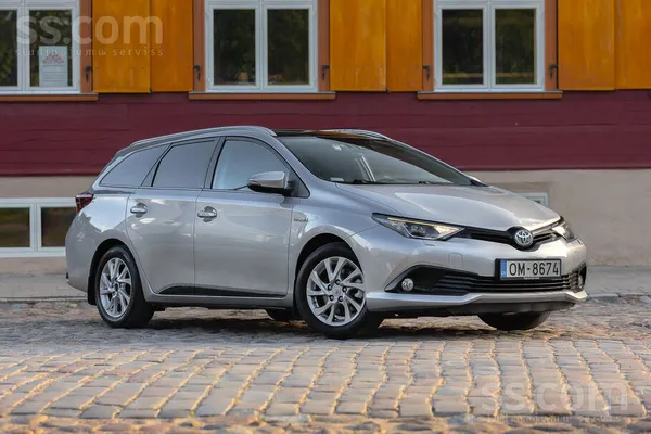 Toyota Pārdod Toyota Auris 1.8 Hybrid, 2018. gads