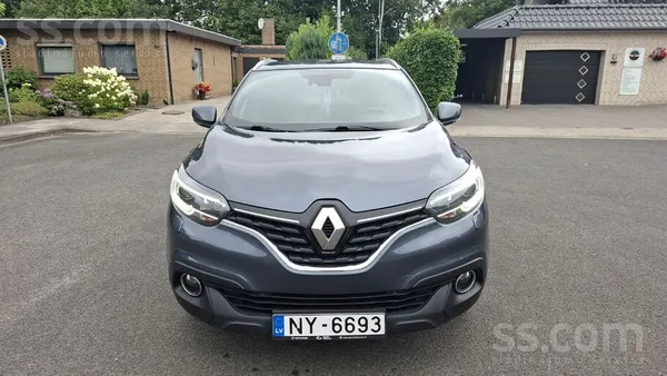 Renault Deālā tehniskā stāvokli automašīnas apakša ir kā j
