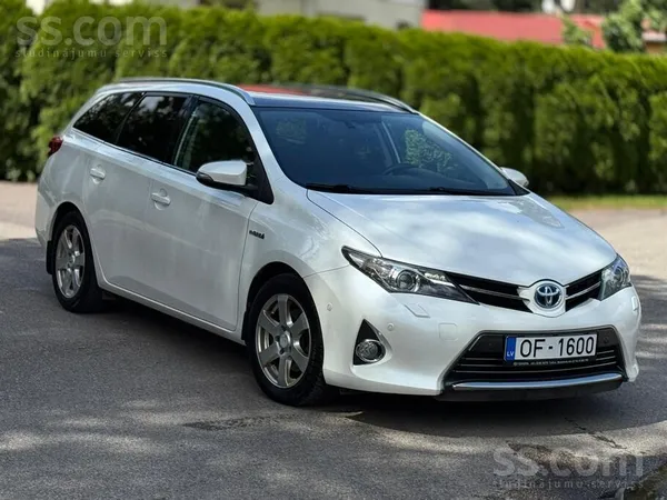 Toyota Auris Hibrīds