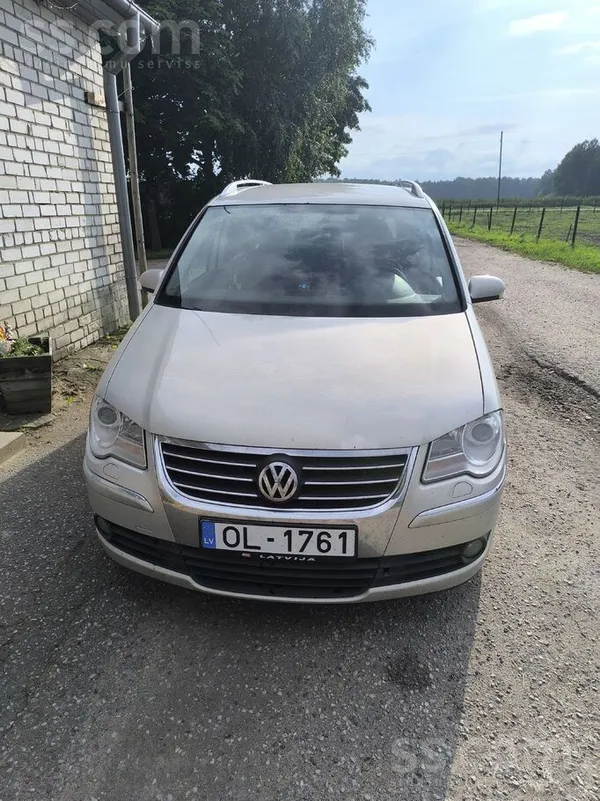 Volkswagen Pārdodam mūsu ģimenes auto, jo esam lielāka auto m