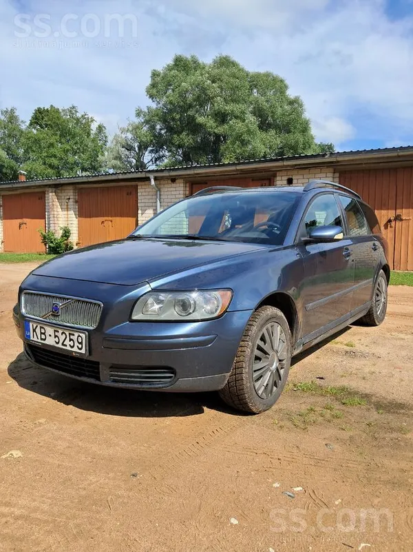 Pārdod Volvo V50 2.0d/100kw. Dīzelis, manuāls. Auto labā tehniskā un vizuālā