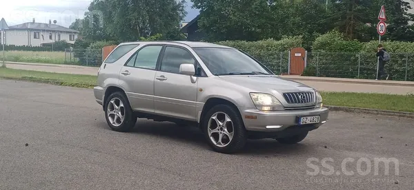 Продаю автомобиль Lexus Rx-300 бензин-газ, два газовый балкона, поменял новые форсунки на газу работает отлично поменял задни ...