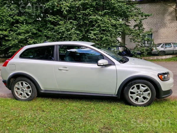 Volvo Īpašnieks pārdod Volvo C30, jauda 100 kW/136 z/s, 