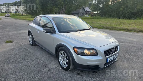 Volvo Volvo C30 2.0D 100kW. Kruīza kontrole, klimata kon