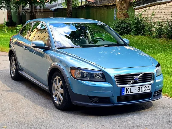 Volvo C30. Машина в отличном состоянии. Пробег оригинальный 271000 Км. Новый