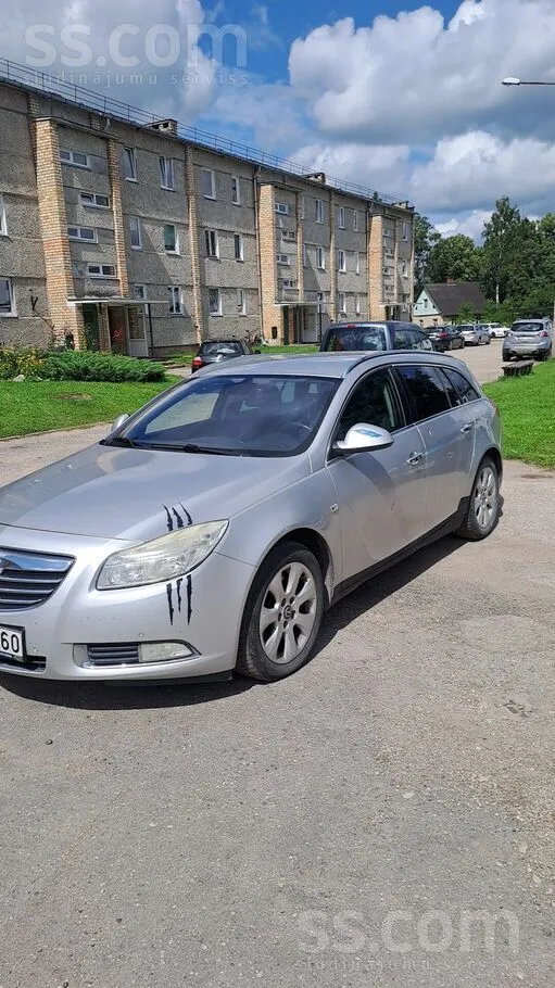 Opel Automašīna tehniski labā stāvoklī, ir nelieli vizu