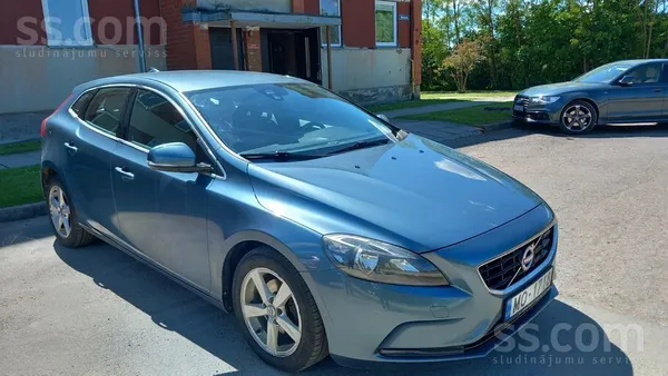 Volvo Volvo v40 momentum, 1.6D 84 kw dzinējs. Patēriņš a