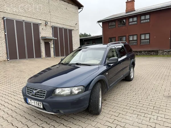 Volvo Pārdošanā labs autiņš, ar oriģinālu nobraukumu, sa