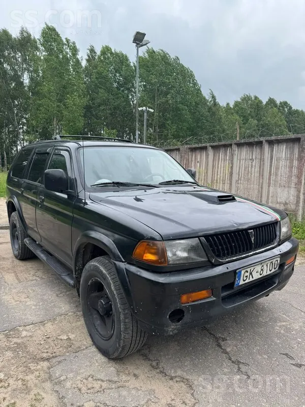 Mitsubishi Pārdod vai maina Montero 3.0 benzīns/gāze aizmugur