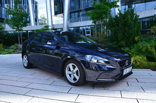 Volvo v40, automātiskā ātrumkārba, 2.0 dīzelis, ar 88kW un ar jaunu TA. Oriģ