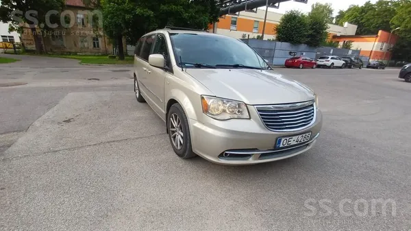 Chrysler Benzīns/gāze. Mainīti bremžu kluči, diski, eļla mo