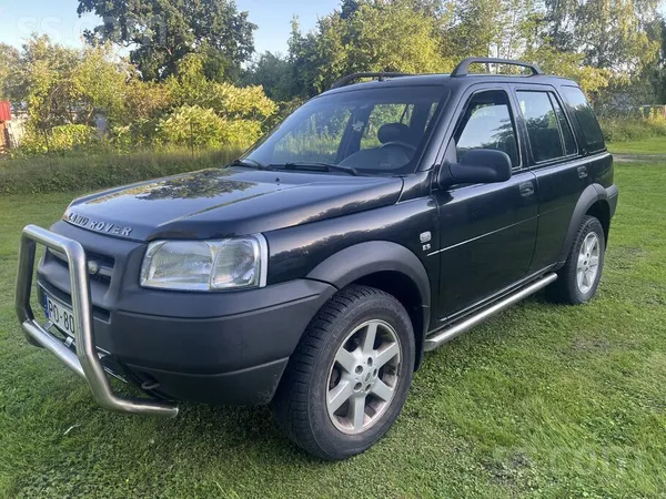 Land-Rover Tiek pārdota automašīna ar tikko izietu jaunu tehn
