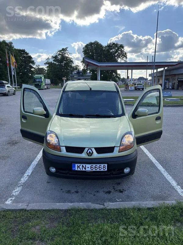 Renault Renault Kangoo 2004 1.2 бензин 5-Мкпп 3300 €