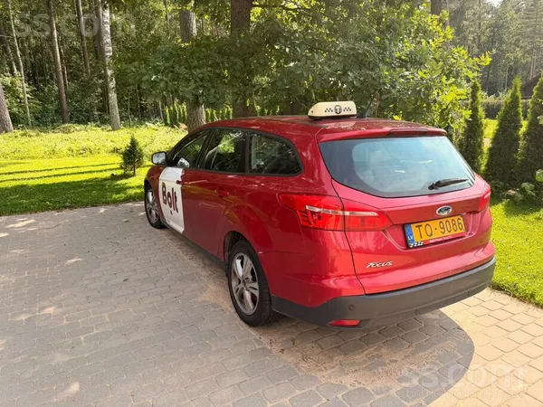 Ford Pārdodu darbam pilnībā sagatavotu taksometru – For