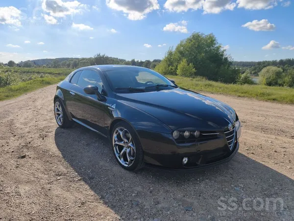 Alfa-romeo Продаётся спорт-купе в отличном состоянии, машина 