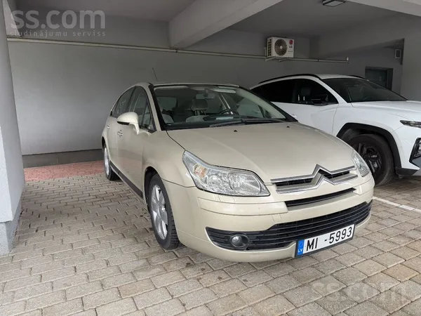 Citroen Продаем Citroen C4 2005 года, 1.6 бензин, механика