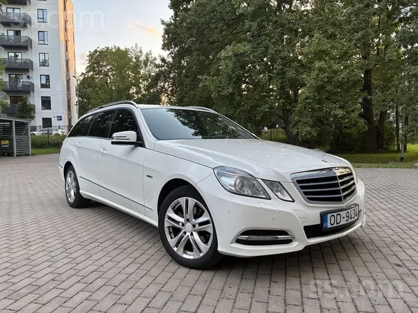 Mercedes Tiek pārdots Mercedes-Benz, 2012. gada ar krāsaino
