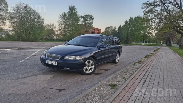 Volvo Tiek pārdots Volvo v70 2001. gada 2.4D5 120kw