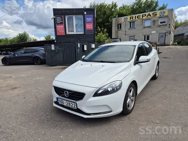 Volvo Volvo V40 2.0l dīzelis. 140kw