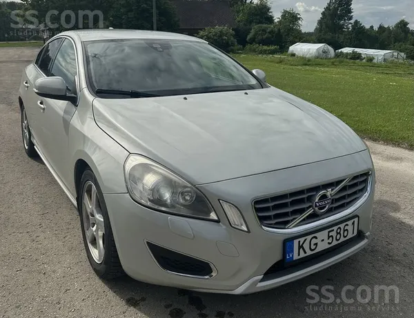 Volvo Pārdodu auto ar jaunu tehnisko apskati līdz 18.06.