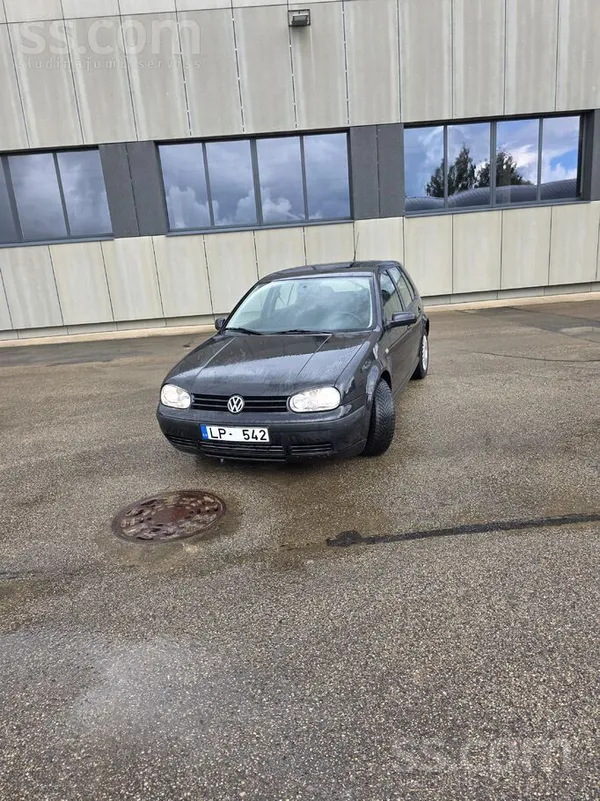 Volkswagen Mašīnai tiko izieta skate, nodokļi nomaksāti. Sama