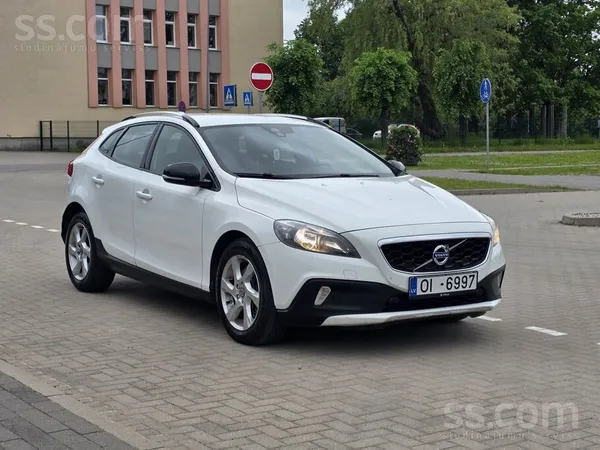 Carvertical - V40 Cross Country - 7770 eiro, -
Labs, glīts un ekonomisks auto. 
≈ 4, 0 l/100km (Ārpus pilsētas)
≈ 5, 0 l/1 ...