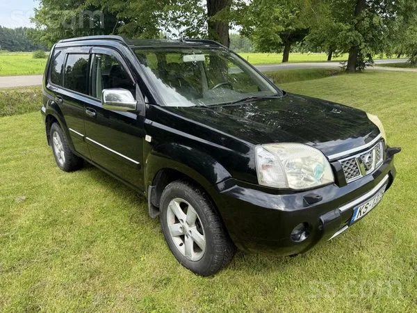 Nissan Pārdod Nissan X-Trail (2006. gads). 