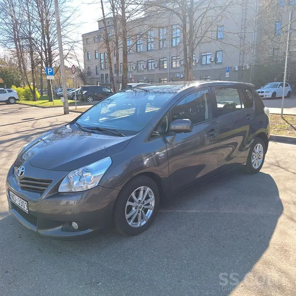 Toyota Pārdodu Toyota Verso 2011 gada 2.Od D4D. Pirmā reģ