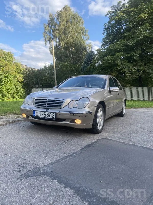 Mercedes Pārdodu Mercedes Benz W203 C320, 2001. Gada, Benzī