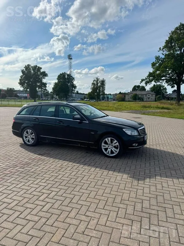 Mercedes Pārdodu/mainu Mercedes C320, 