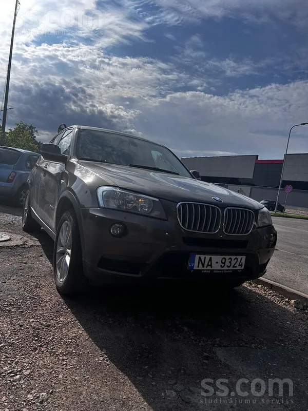 BMW Tirgojas BMW X3 2011gada ar motora defektu- vairak