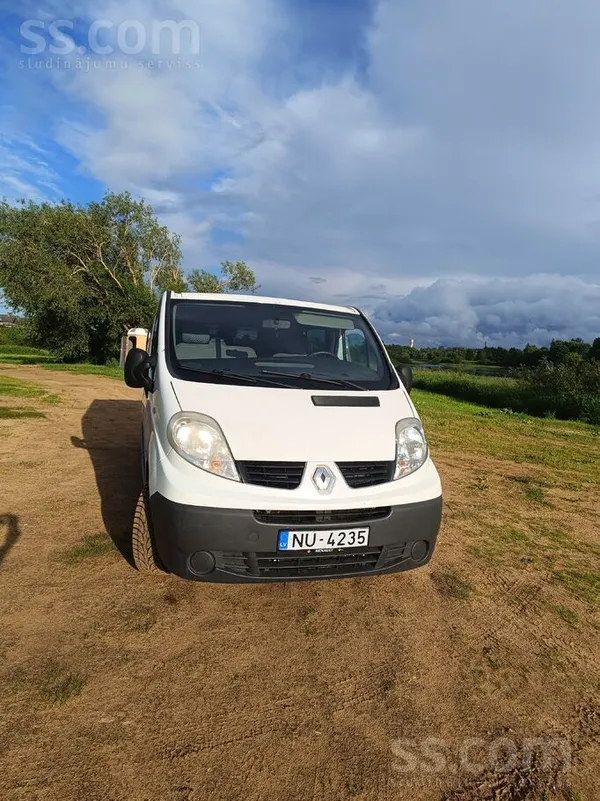 Renault Pārdod labu busu. Viss darba kārtībā. Izmantots ti
