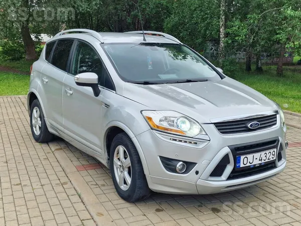 Ford Pārdodu koptu un uzticamu Ford Kuga 4x4 apvidus au