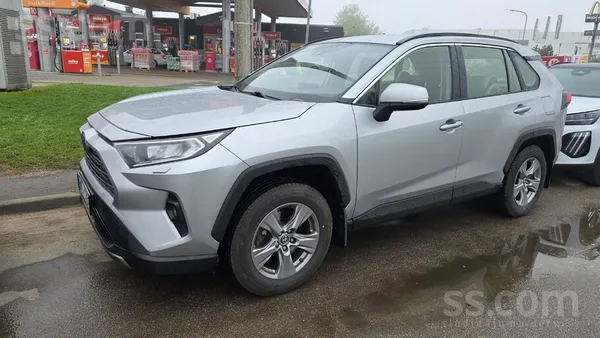 Toyota Pārdodu uzticamu un ekonomisku Toyota Rav4 Hybrid 