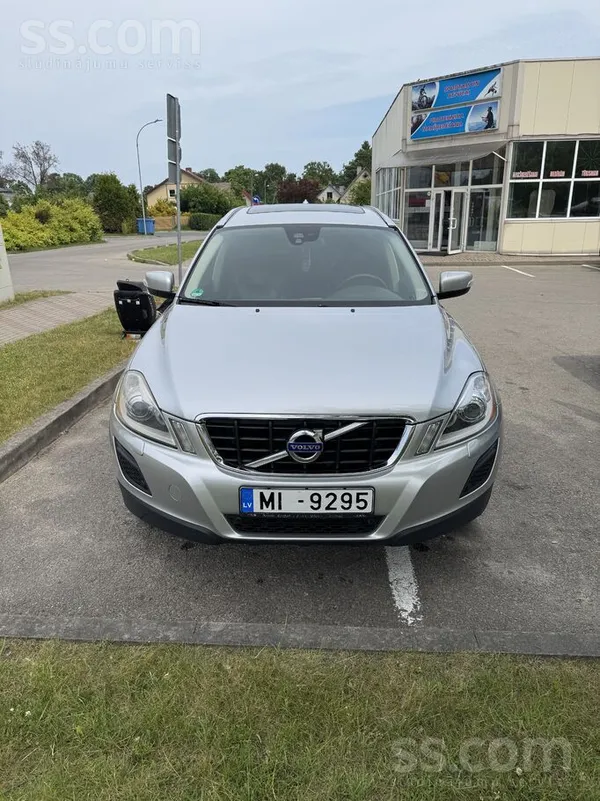 Volvo Tiek tirgots labs ģimenes auto, laicīgi tika mainī