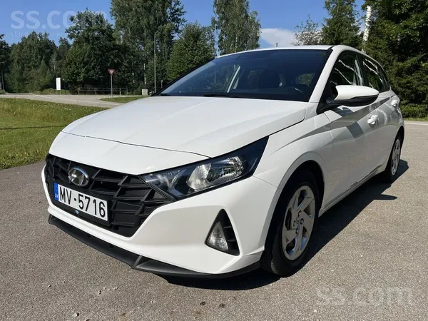 Hyundai Hyundai i20 ar 1, 2 benzina motoru. 