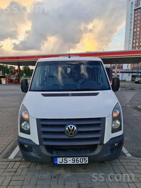 Volkswagen Pārdod Volkswagen Crafter 2.5 Tdi, L2H1 bāze, 9 sē