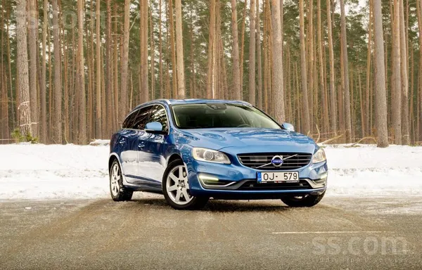 Volvo Volvo V60 Plug IN Hybrid 2.4l dīzelis/hibrīds. 
