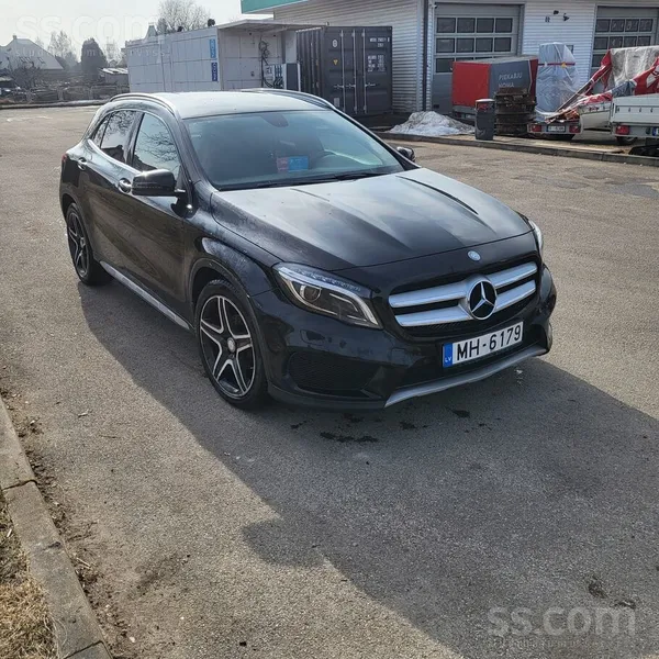 Mercedes Benz Gla200 2, 0d, 2015.gads, Amg pakotne, automātiskā parkošanās s