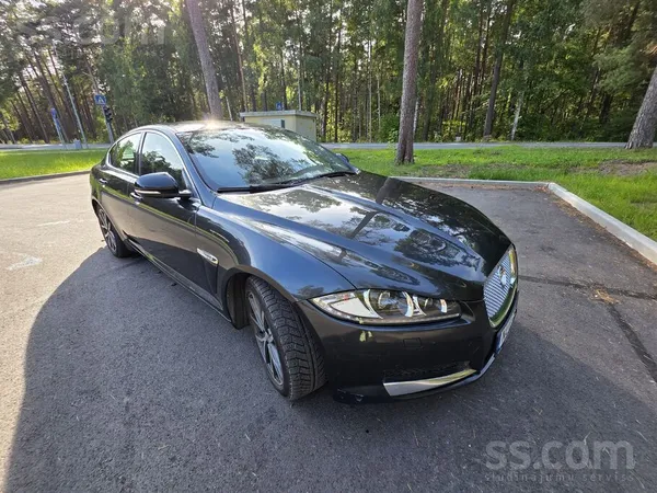 Jaguar Tiek pārdots Jaguar XF ļoti labā vizuālā un tehnis