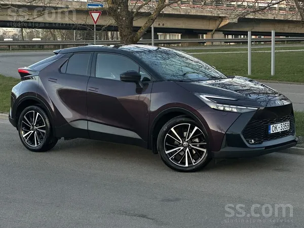 1.8 Hybrid, 140 E-Cvt, 72kw. , automāts, tikai 14721km. noskrējiens, Luxury