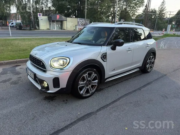 Pārdod Mini Cooper S Countryman All4 ar jaudīgu 2.0 benzīna dzinēju, All4 pi