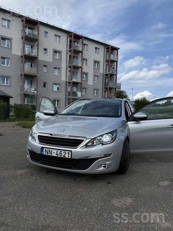 Peugeot Продам отличный автомобиль на каждый день. 